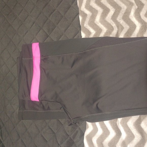 Lululemon sz12 - Picture 6 of 6